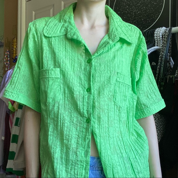 ✨ SOLD✨ green neon top - Picture 4 of 8